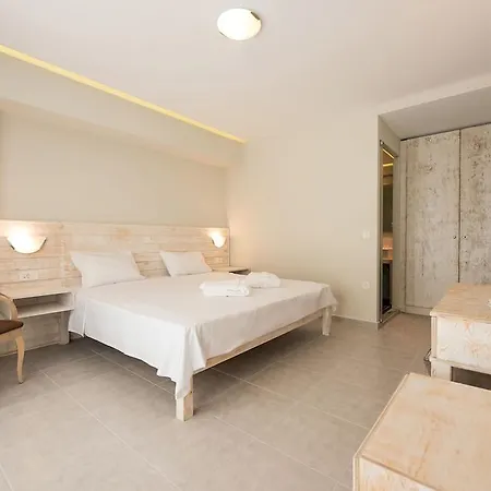 Artemis 4* Херсониссос